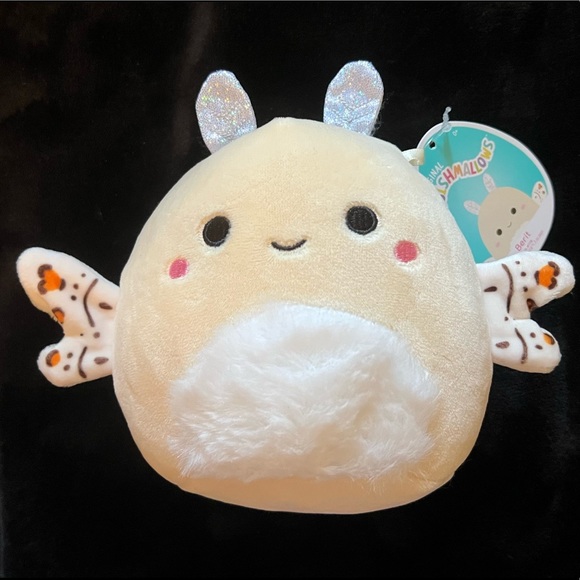 Berit Canada Exclusive Squishmallow - Picture 1 of 3